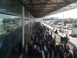 Gigantyczny chaos na rzymskim lotnisku. "To wstyd dla całego kraju"
