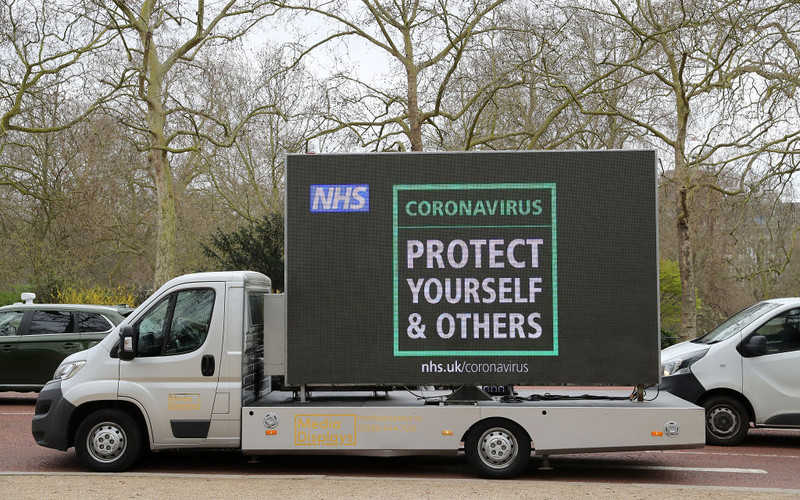 UK wdraża kolejny krok walki z epidemią: 25 tys. testów na koronawirusa dziennie 