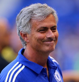 Mourinho signs new contract with Chelsea