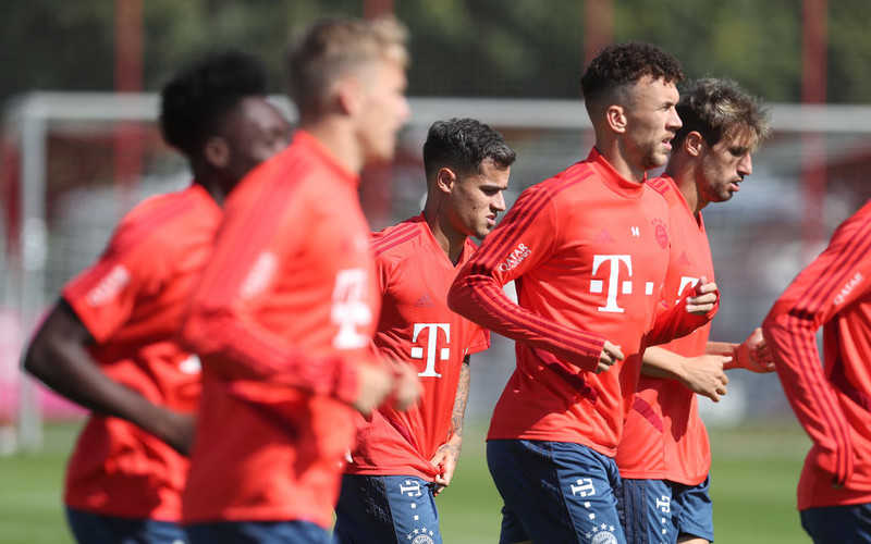 Piłkarze Bayernu rozpoczęli treningi przez internet