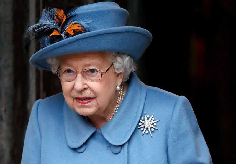 Coronavirus: Queen urges UK to 'work as one' in message to nation