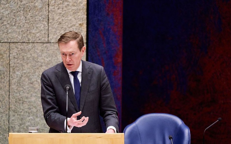 Exhausted Dutch minister leading coronavirus fight resigns