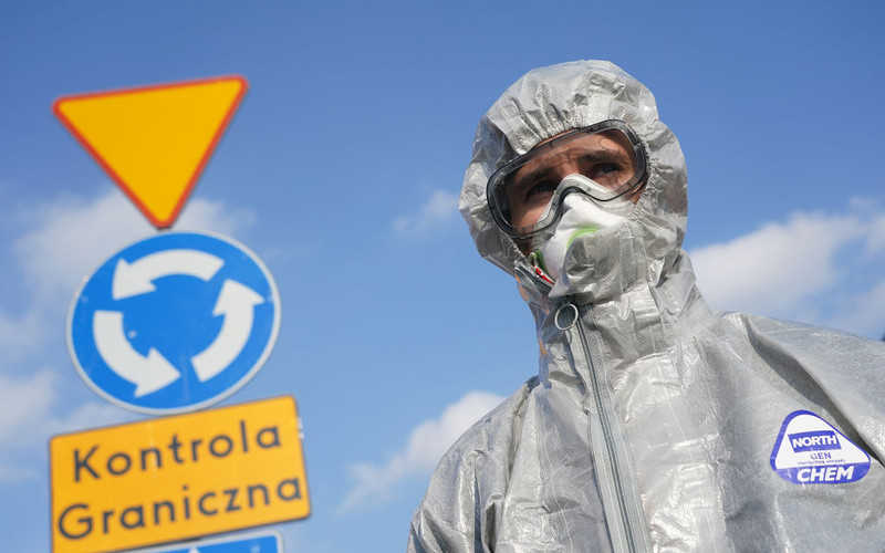 W Polsce epidemia koronawirusa "nie ustąpi do końca kwietnia"