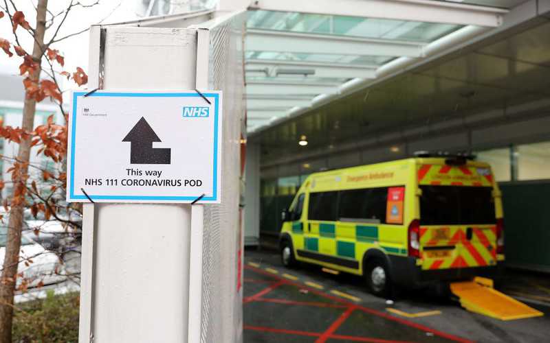 NHS czasowo przejmuje prywatne szpitale