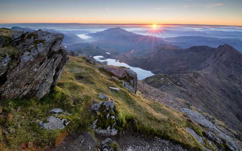 Coronavirus: 'Unprecedented scenes' on Welsh hills