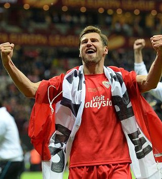 Arsène Wenger weighing up £22 million bid for Sevilla midfielder Grzegorz Krychowiak