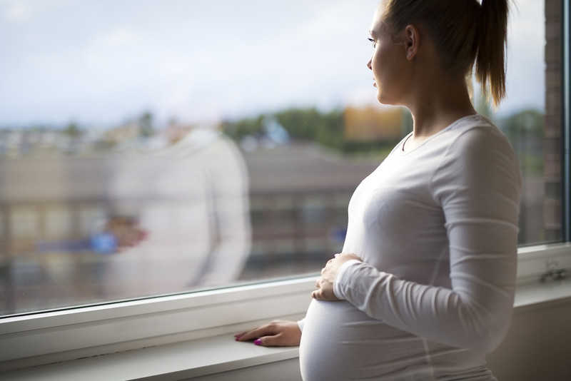 "Rzeczpospolita": This is not a good time for pregnant Poles