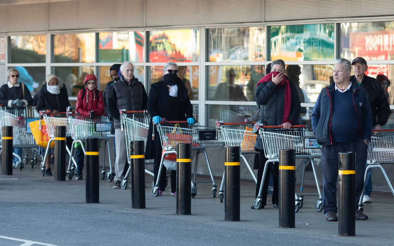 Supermarkety w UK wdrażają nowe zasady dla kupujących