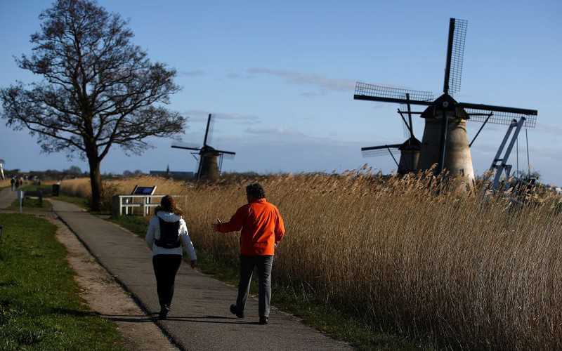 Holandia: Dobowa liczba zakażeń koronawirusem spadła poniżej tysiąca