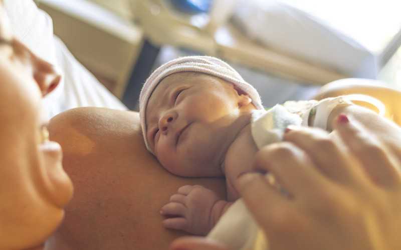 A woman infected with coronavirus gave birth to a healthy child in Poland