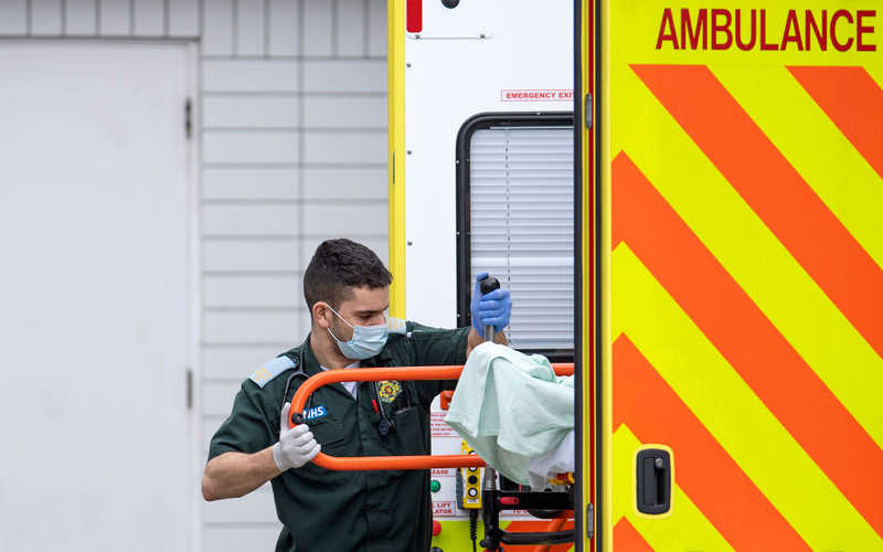 Rząd UK: "W ten weekend tysiące nowych respiratorów zejdą z linii produkcyjnej"