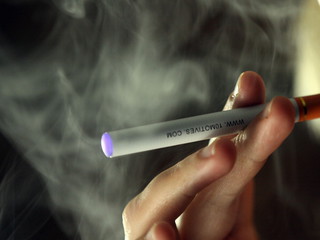 Anglia: E-papierosy będą przepisywane na receptę?