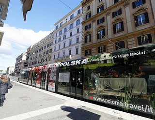 Kolorowe tramwaje we Włoszech zachęcają do odwiedzenia Polski