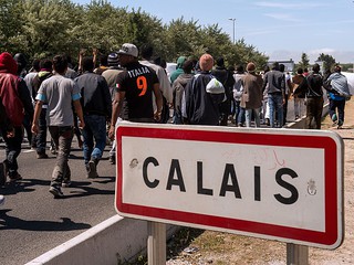 Calais: Zwiększenie liczby deportacji imigrantów, walka z przemytnikami