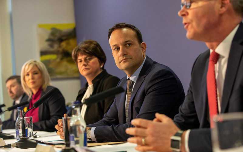 Ireland: Prime Minister Varadkar returns to medical practice to fight the epidemic