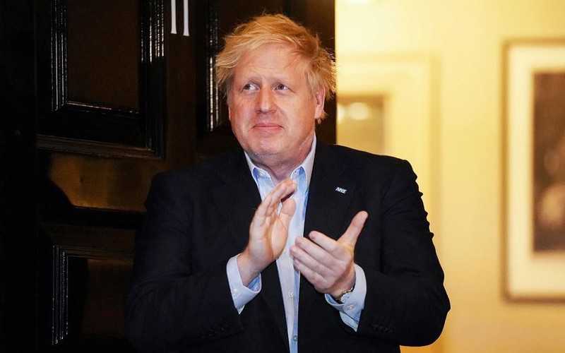 Boris Johnson admitted to hospital due to "persistent coronavirus symptoms"