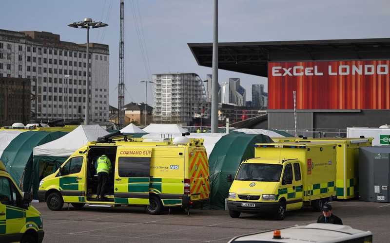 Londyn: Pierwsi chorzy przyjęci do tymczasowego szpitala w ExCeL