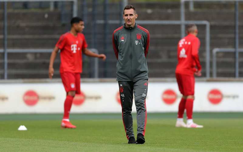 Former German footballer Klose is getting ready for a coaching course