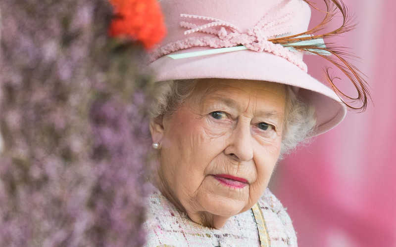 Z powodu epidemii Elżbieta II wysłała symboliczną jałmużnę pocztą