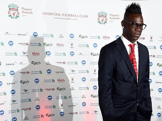 Mario Balotelli set for Italian air force-style behaviour clause in Milan contract