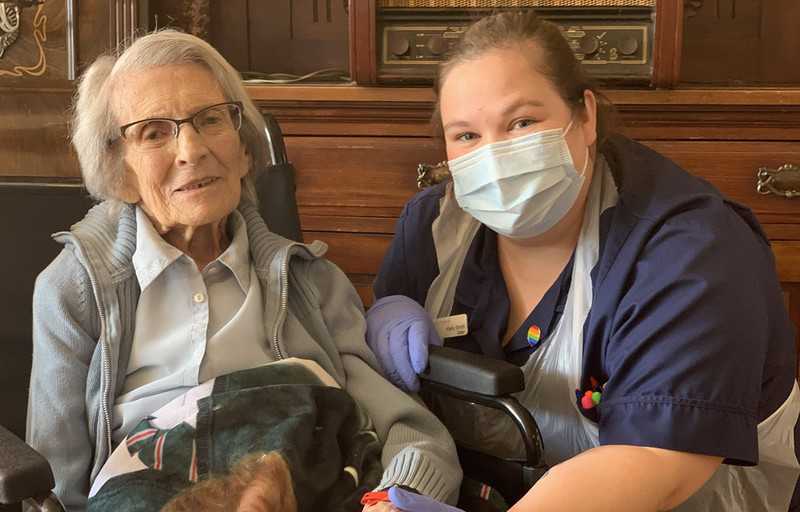 Woman, 106, leaves hospital after coronavirus recovery