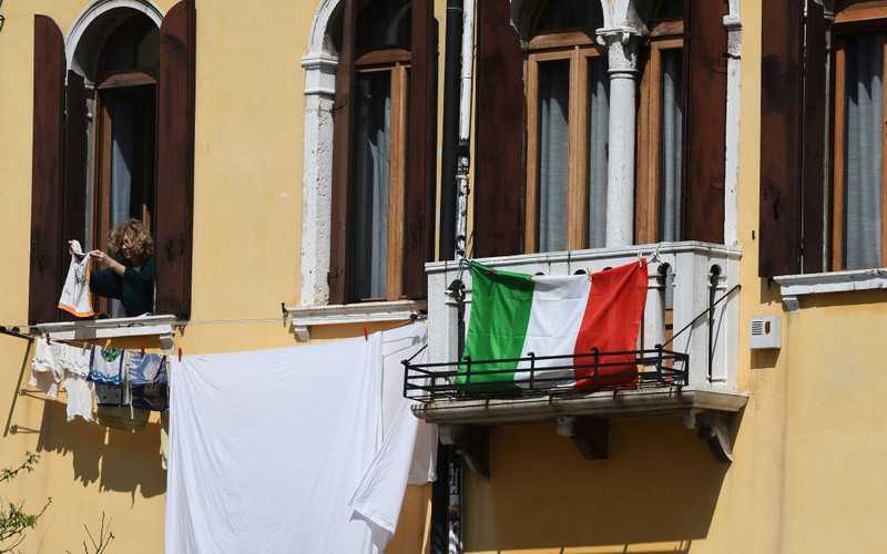 Włochy: Druga fala epidemii na jesieni jest pewna