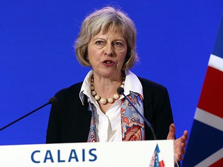 Theresa May: System migracyjny jest "wadliwy"