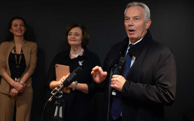 Tony Blair: Reakcja rządu na epidemię opóźniona, ale koronawirus to wielkie wyzwanie
