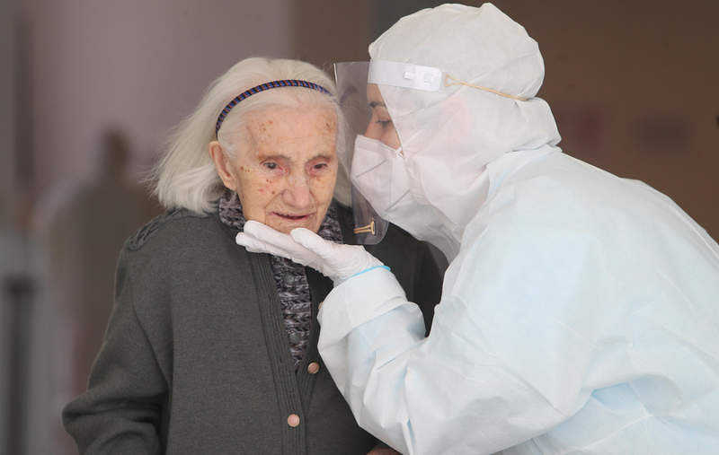 Hiszpania: Najstarsza wyleczona z Covid-19 pacjentka ma blisko 105 lat
