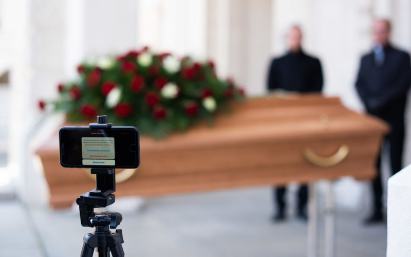 W Portugalii pogrzeby bliskich transmitowane online