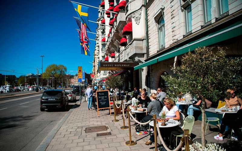 Szwecja: W Sztokholmie zamknięto pięć restauracji, w których było zbyt tłoczno