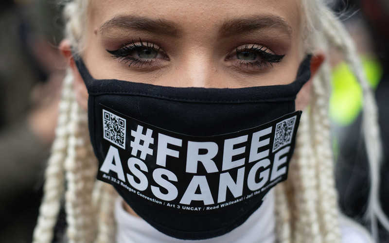 Proces ekstradycyjny Assange'a nie zostanie wznowiony w maju