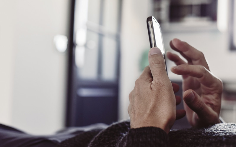Spain: The epidemic promotes cheating on partners on the web