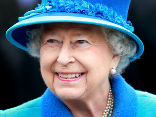 Elżbieta II świętuje 63-letnią służbę. "Jesteśmy z niej dumni"