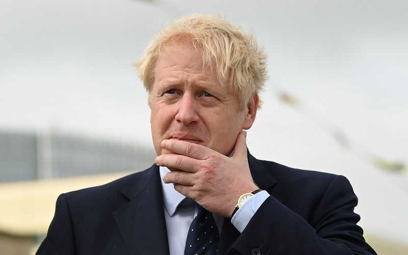 Boris Johnson w weekend ogłosi plany łagodzenia rządowych restrykcji