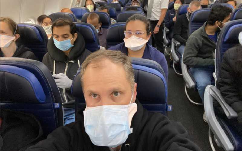 Samolot wypełniony ludźmi. Pasażerowie "przerażeni"