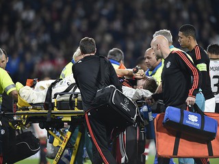 Piłkarz Manchesteru United ze złamaną nogą w dwóch miejscach