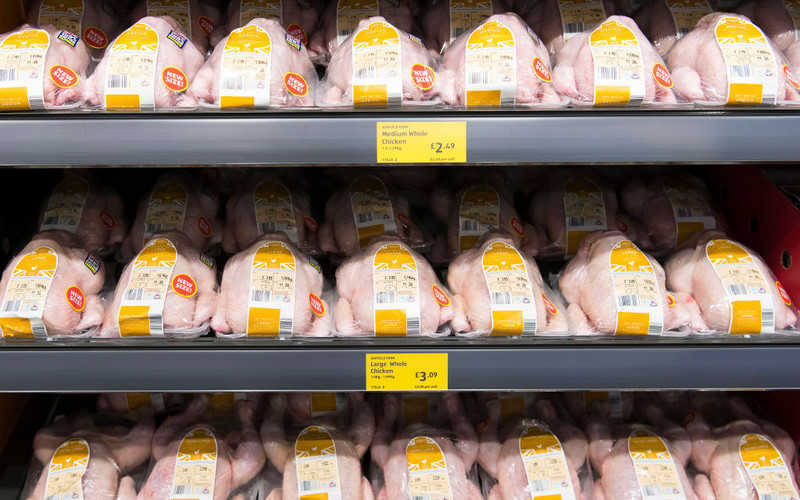 UK chce zakazać importu chlorowanych kurczaków