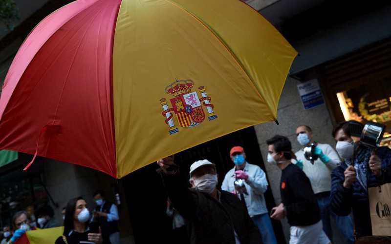 Hiszpania: Raport wojskowy przewiduje dwie nowe fale pandemii koronawirusa