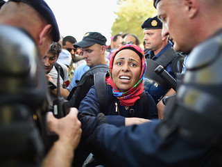 Chorwacja zamknęła przejścia graniczne i wstrzymała ruch pojazdów. "Nie przyjeżdżajcie już tutaj"