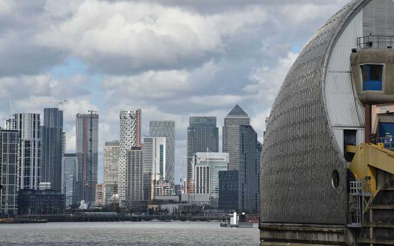 Londyński sektor finansowy wraca do pracy