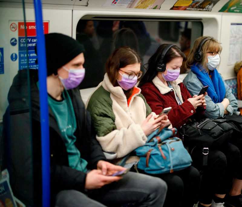 Londyn: Burmistrz chce obowiązkowych masek w metrze 