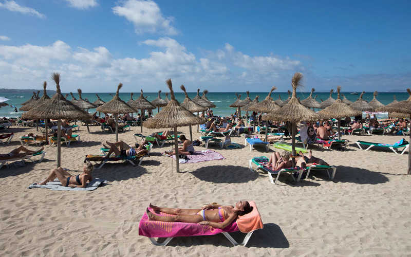 Coronavirus: Spain to welcome tourists from 1 July with no quarantine