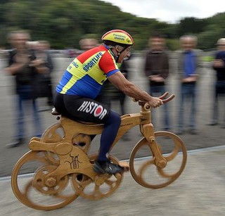 Planckaert sets 2 new world record on a wooden bike