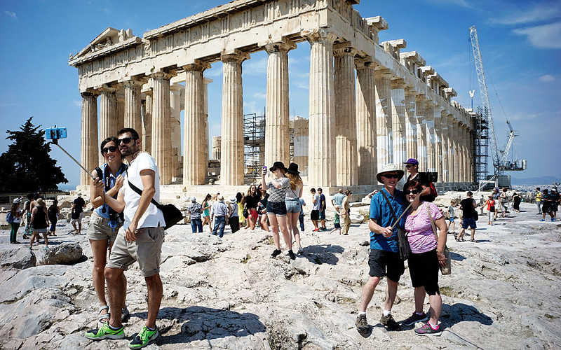 Greece to open to tourists from 29 countries from June 15