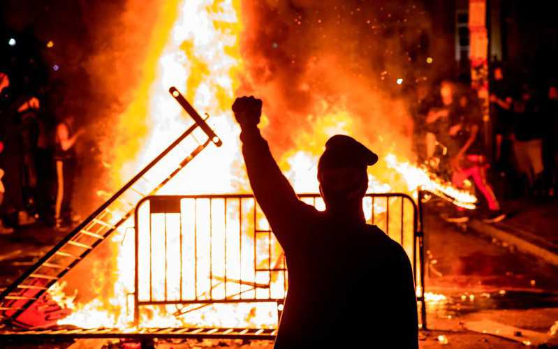 Night of destruction across D.C. after protesters clash with police outside White House