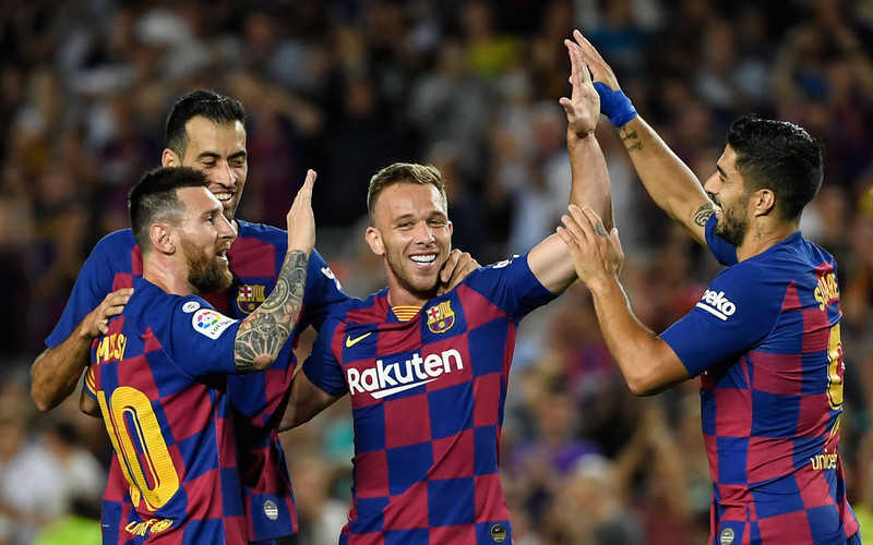 Barcelona players refuse further pay cuts
