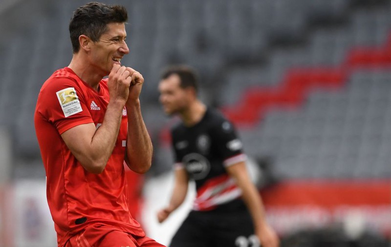 Dieter Mueller: Lewandowski is obsessed with goals
