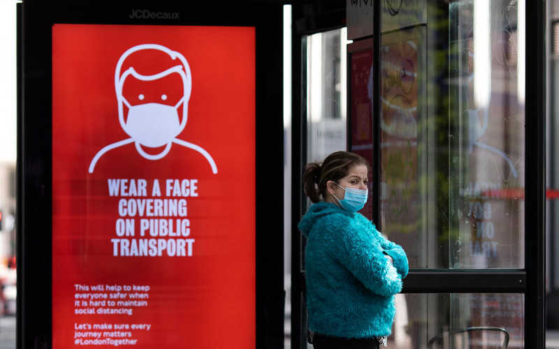 Anglia: Od 15 czerwca obowiązek noszenia maseczek w transporcie publicznym
