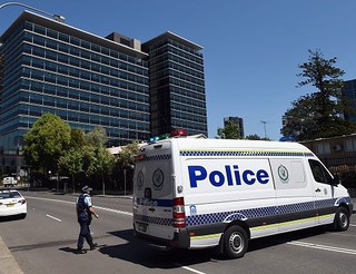Australijska policja: Zabójstwo pracownika komisariatu było aktem terroru